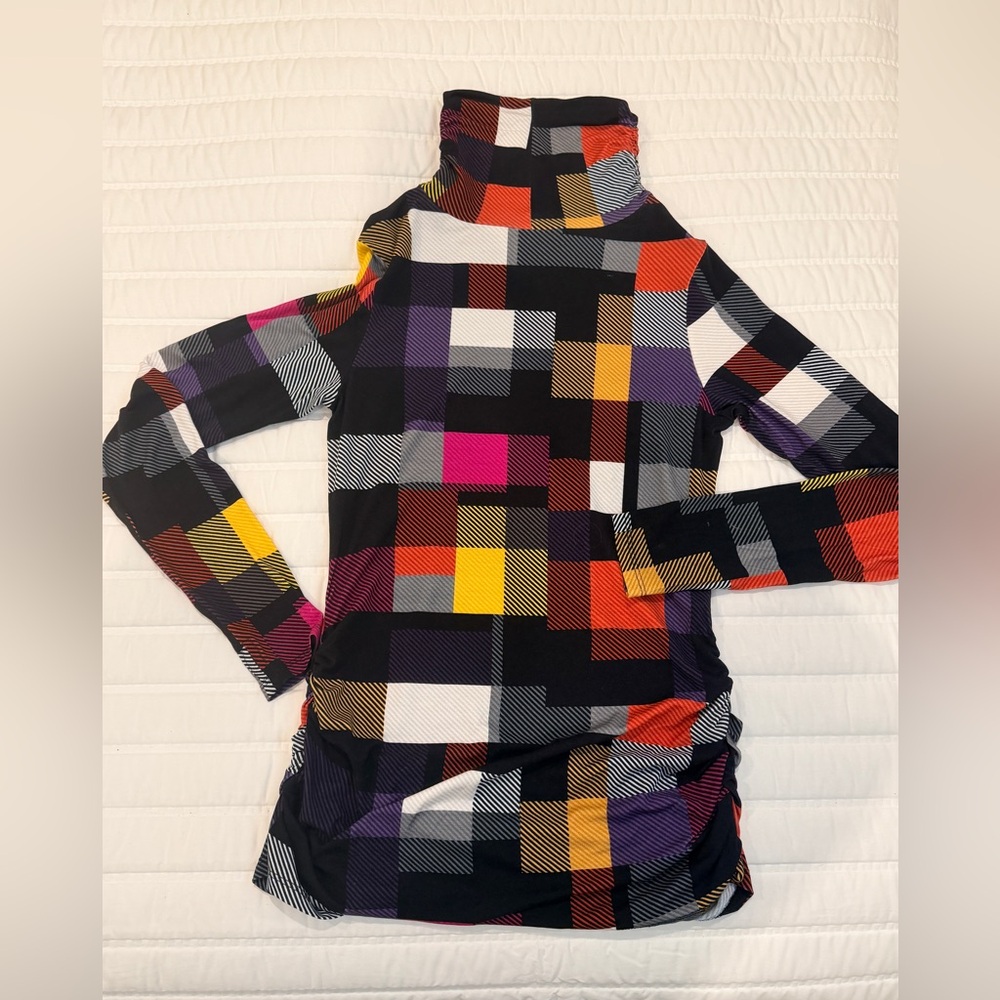 Kazan - Max Top / Geometric Patterned Turtleneck.  NWOT